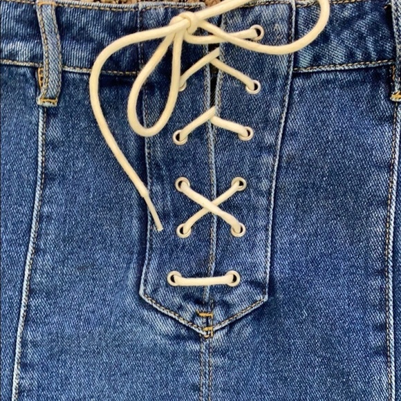 Women’s Kendall & Kylie Lace up Denim Mini Skirt Size 28 - Picture 2 of 5